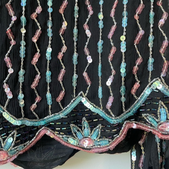 Judith Ann Vintage Silk and Sequin Top Size Medium - Picture 4 of 10